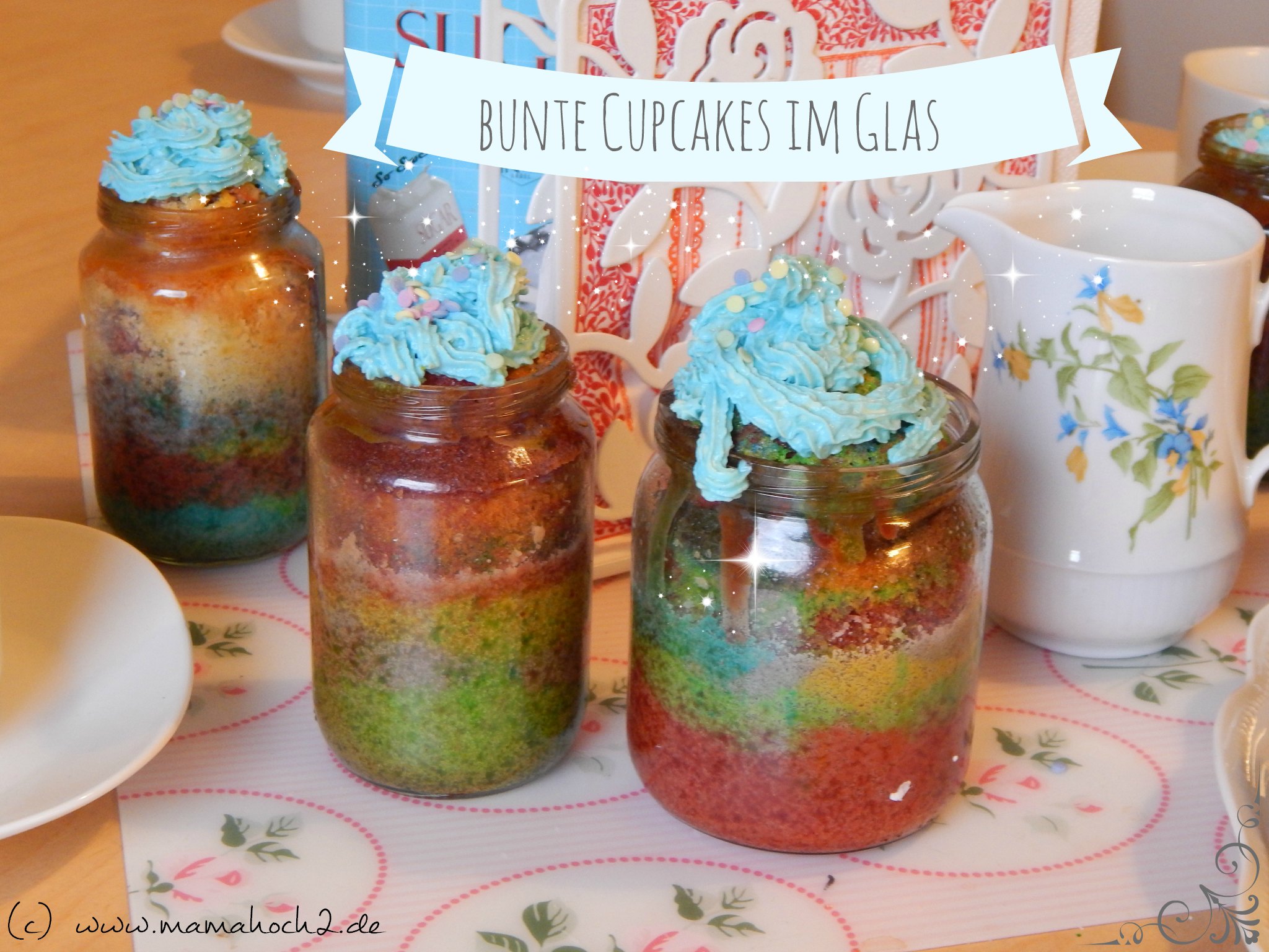 bunte cupcakes im glas