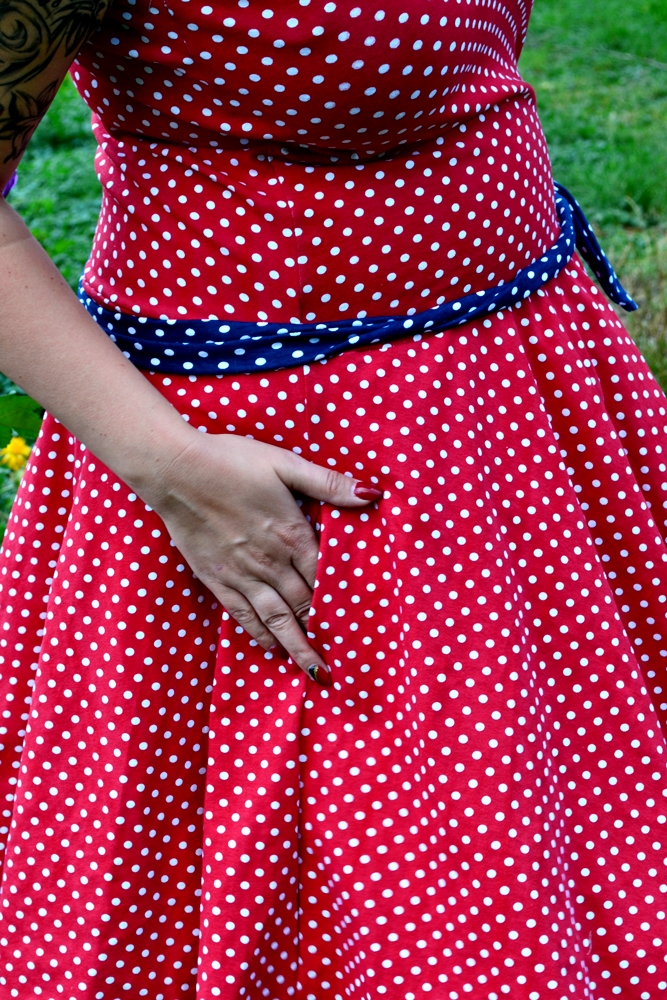 Petticoat rot mit weißen punkten