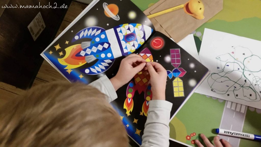 sticker-kleben-zahlen-lernen-montessori