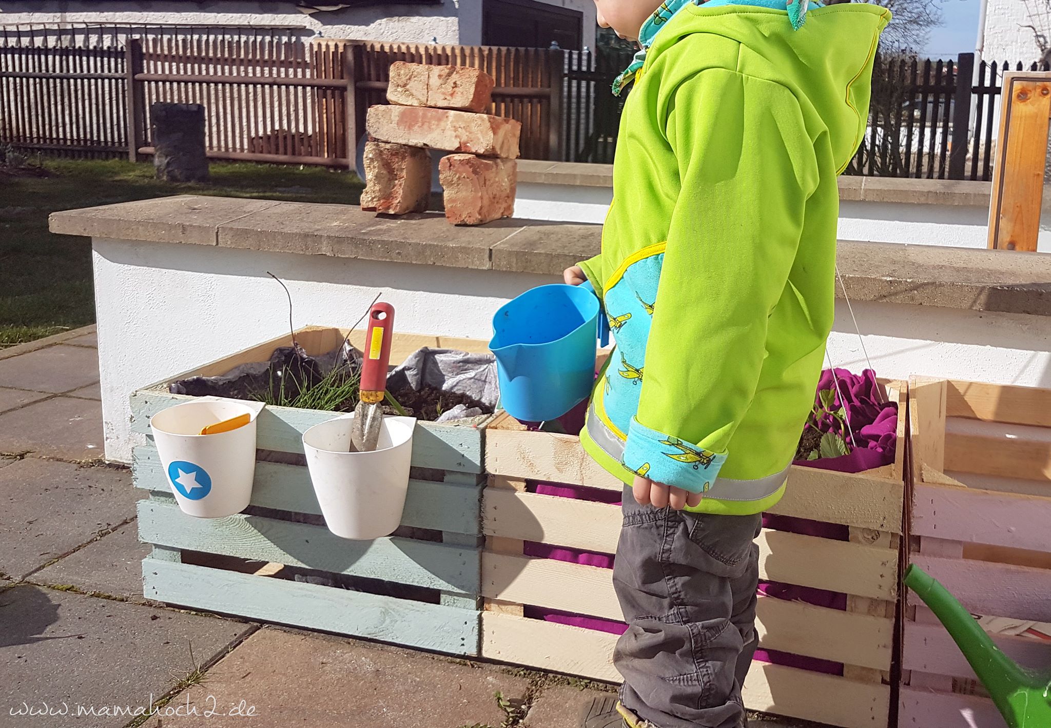 diy hochbeet kinder weinkisten obstkisten garten beet ...