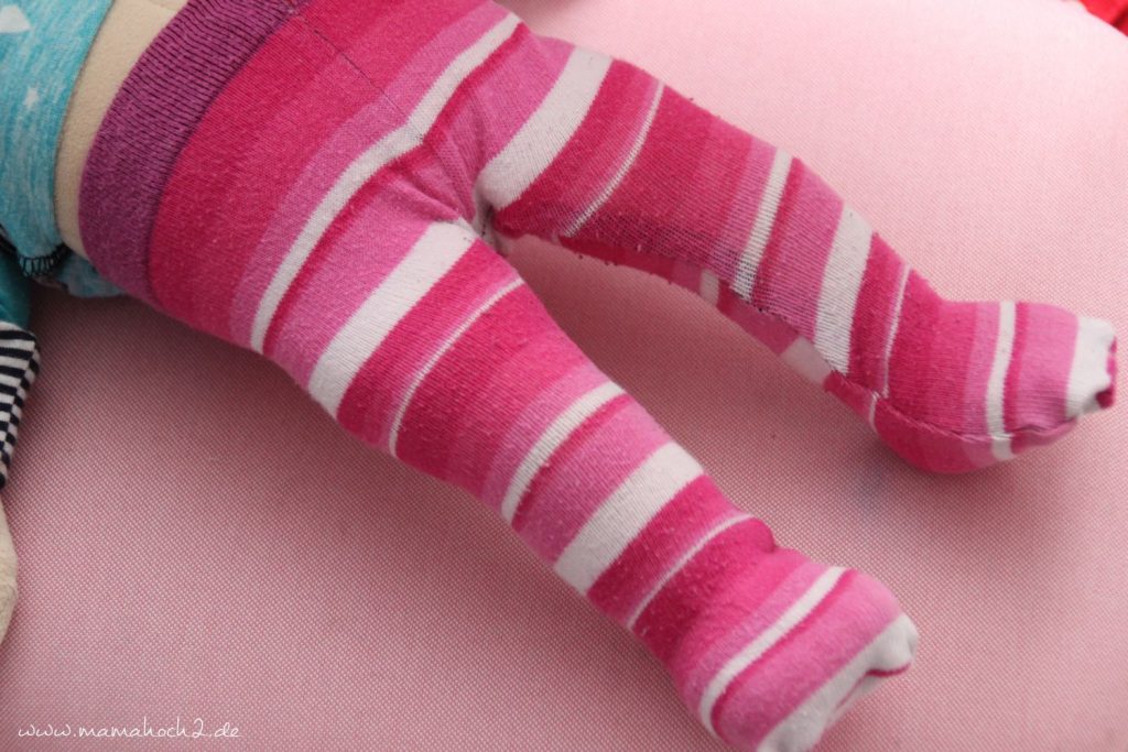 DIY Nähanleitung Puppenhose aus alten Strumpfhosen und Socken (10)