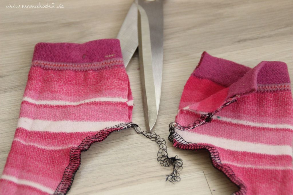 DIY Nähanleitung Puppenhose aus alten Strumpfhosen und Socken (5)