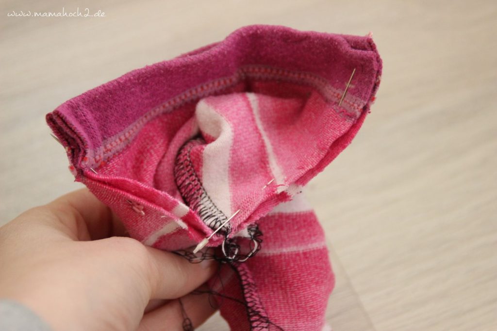 DIY Nähanleitung Puppenhose aus alten Strumpfhosen und Socken (7)