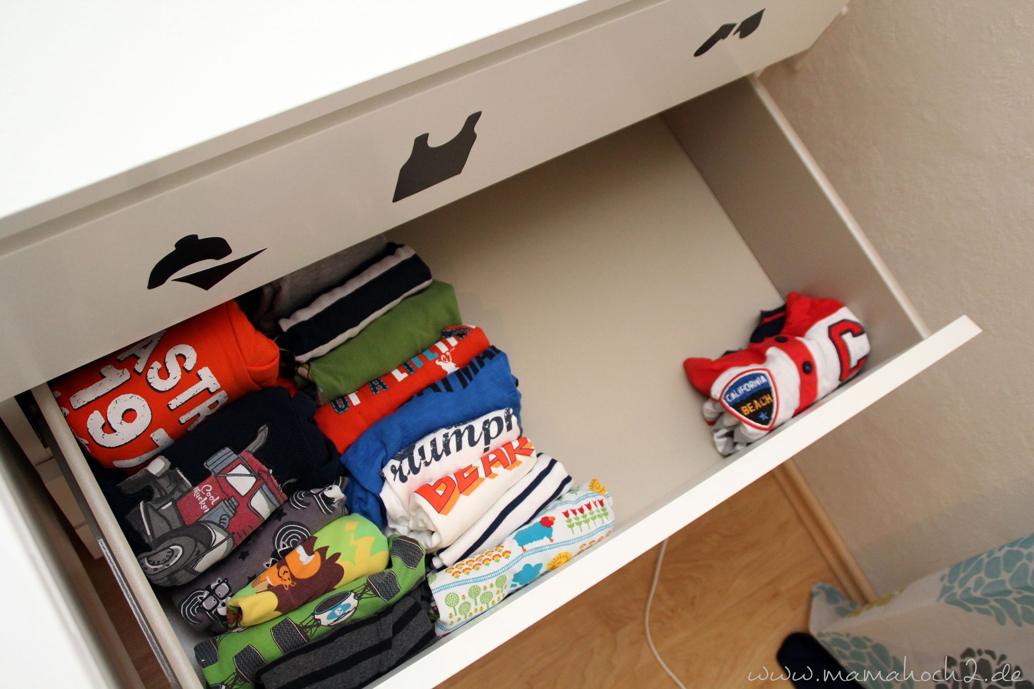 kleiderschrank ausmisten ordnung im kleiderschrank kinderzimmer minimalismus entrümpeln system (5)