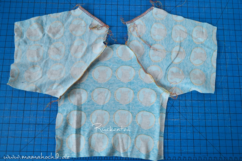 Autumn Rockers mit doppelter Knopfleiste . doppelte Knopfleiste nähen . Raglan für Babys . Babypullover . nähen für babys . Knopfleiste einnähen (14)