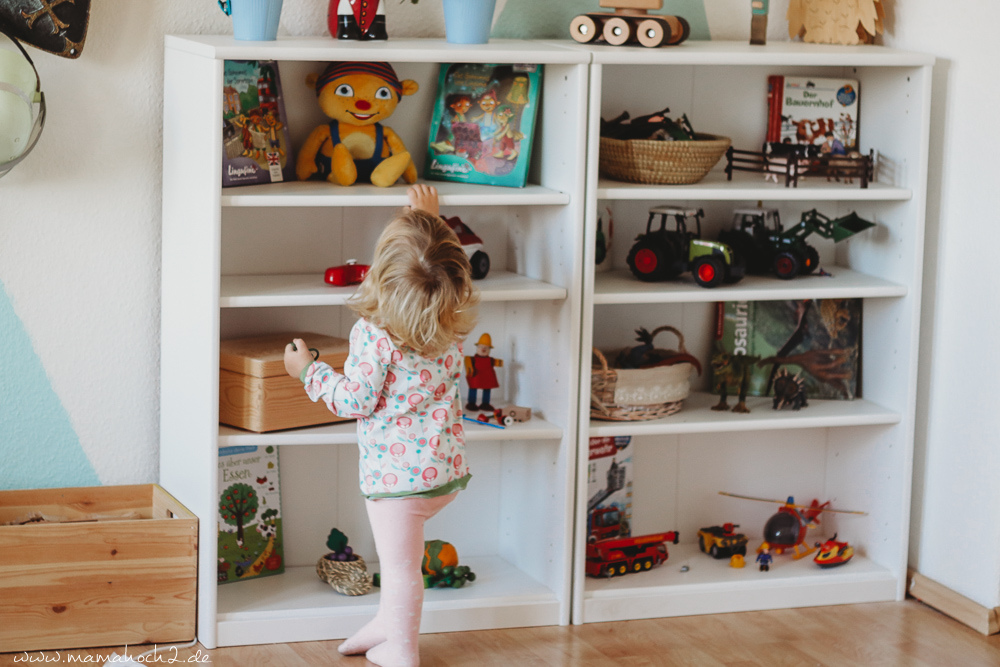 Unser montessori-inspiriertes Spielregegal im Kinderzimmer (5 Jahre)