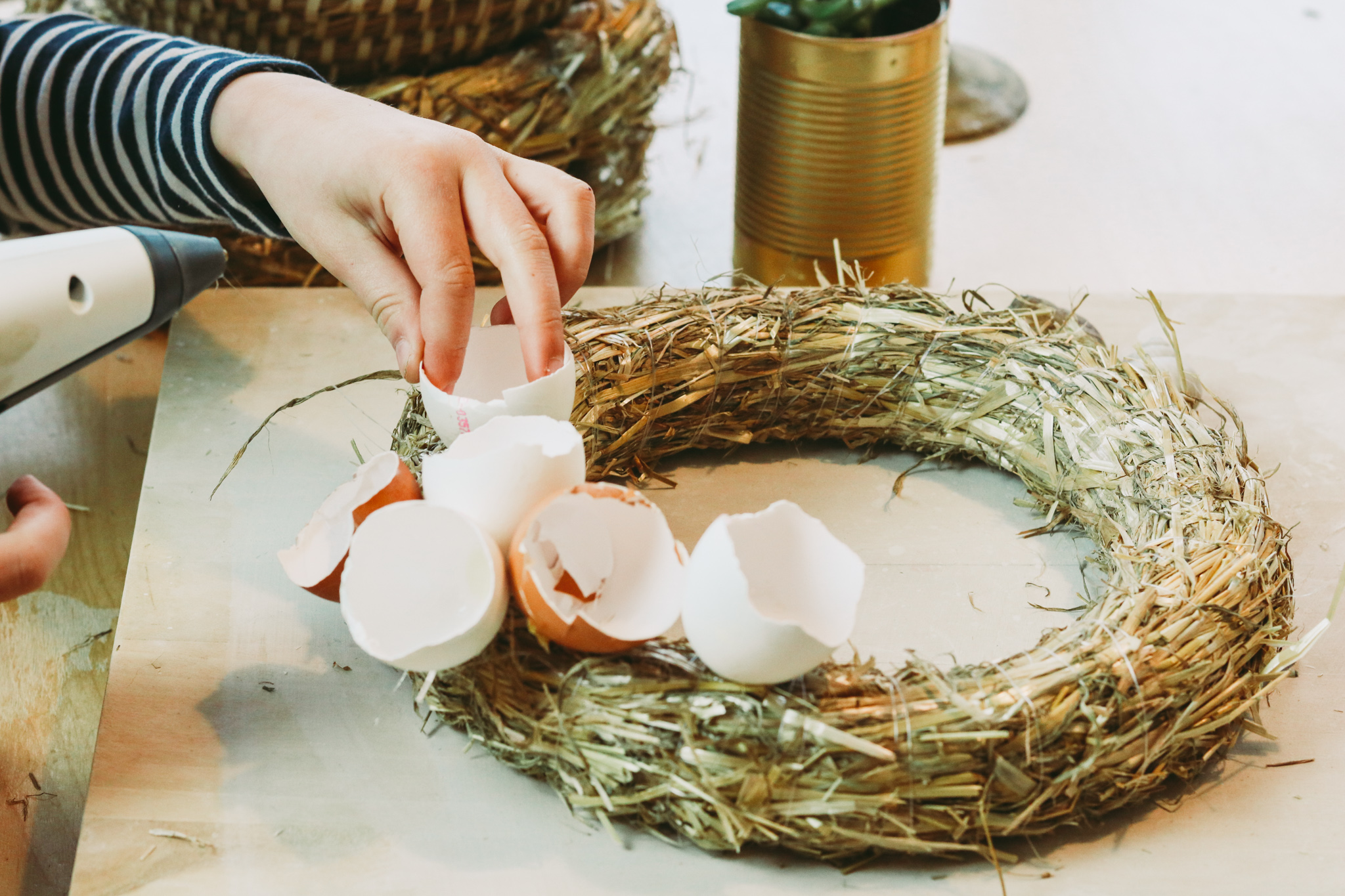 Osterkranz aus Eierschalen selber machen - DIY im Landhauslook ⋆ Mamahoch2