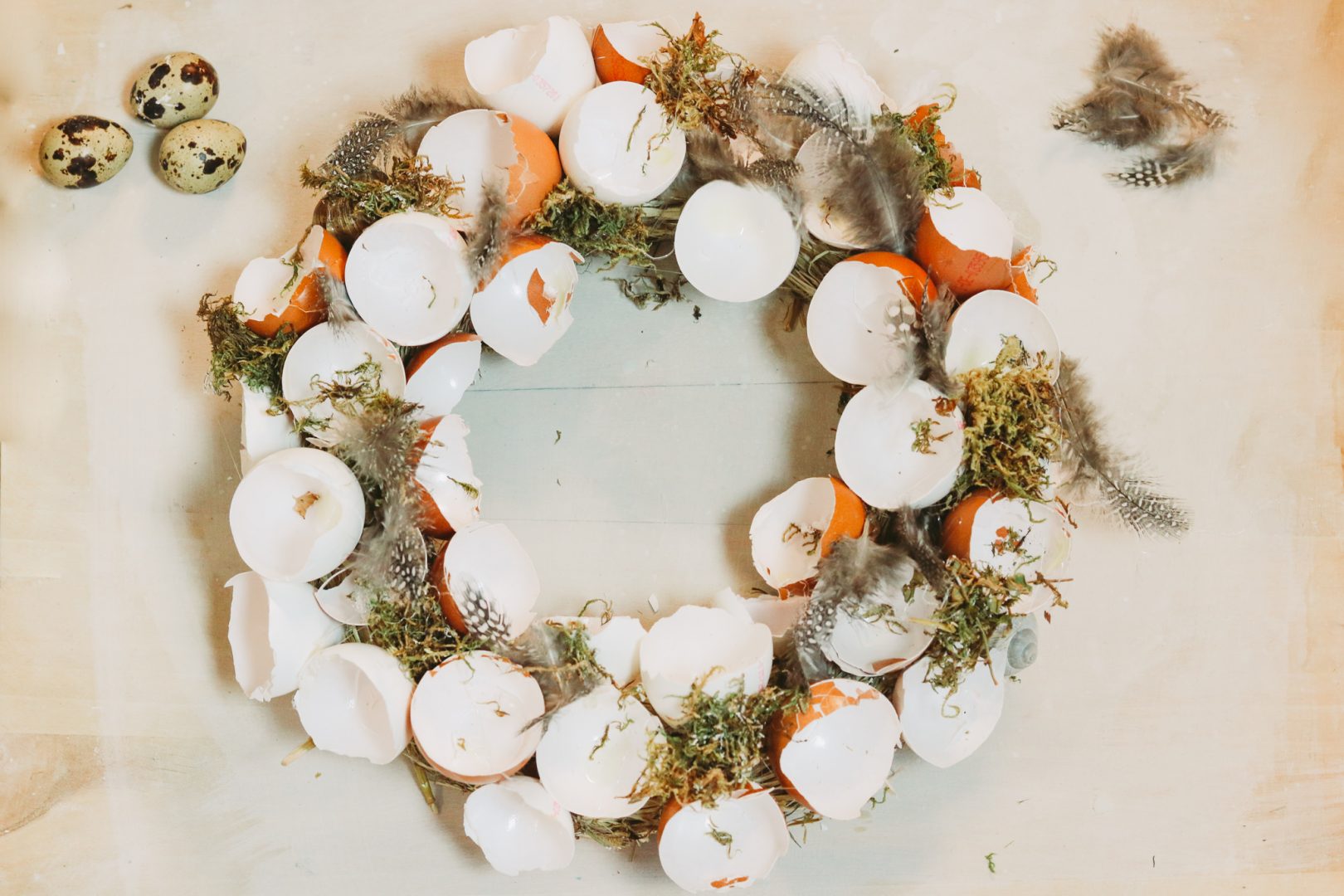 Osterkranz aus Eierschalen selber machen - DIY im Landhauslook ⋆ Mamahoch2