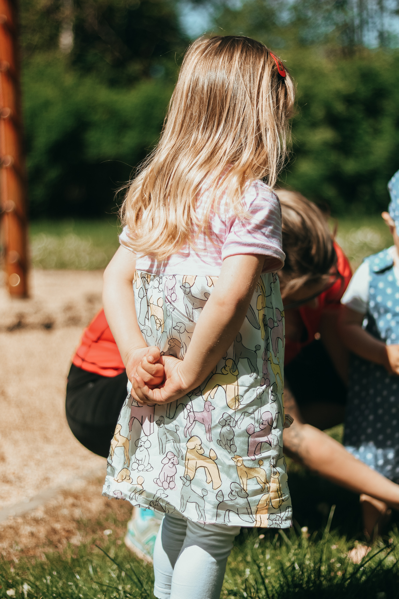 Sommerkleid für Mädchen nähen – Nähanleitung für Anfänger