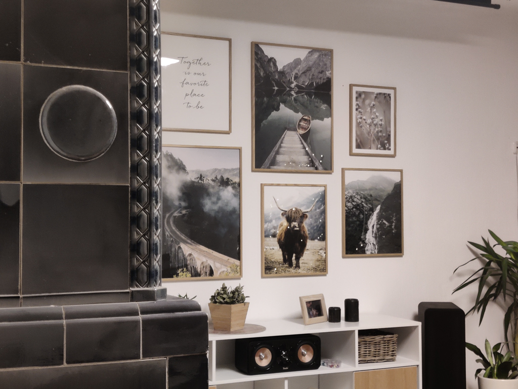 Wohnzimmer im gemütlichen Scandinavischen Stil – Scandi Bilderwand Make Over