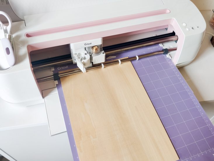 Holz schneiden mit dem Plotter Osterdeko aus Balsaholz mit dem Cricut Maker ⋆ Mamahoch2
